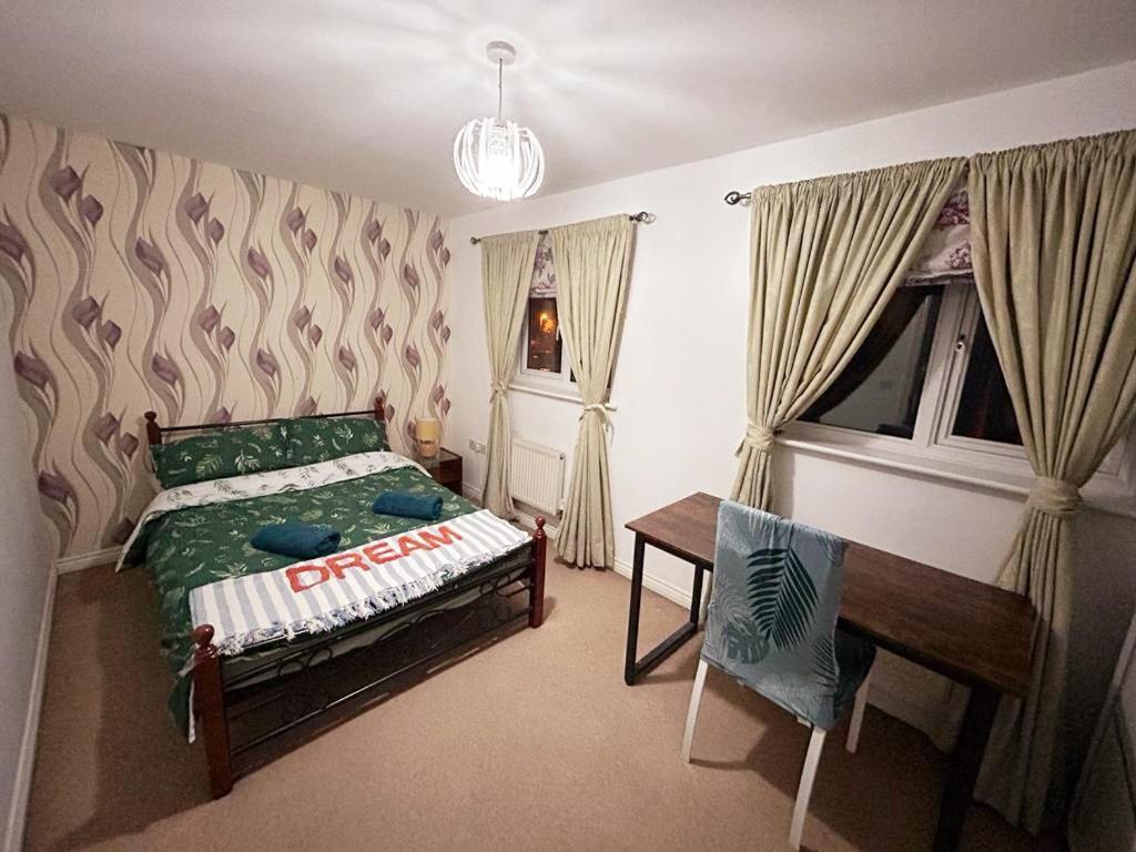 Queens Rooms, A Perfect Stay, Next To Shopping Parks And Central マンチェスター エクステリア 写真