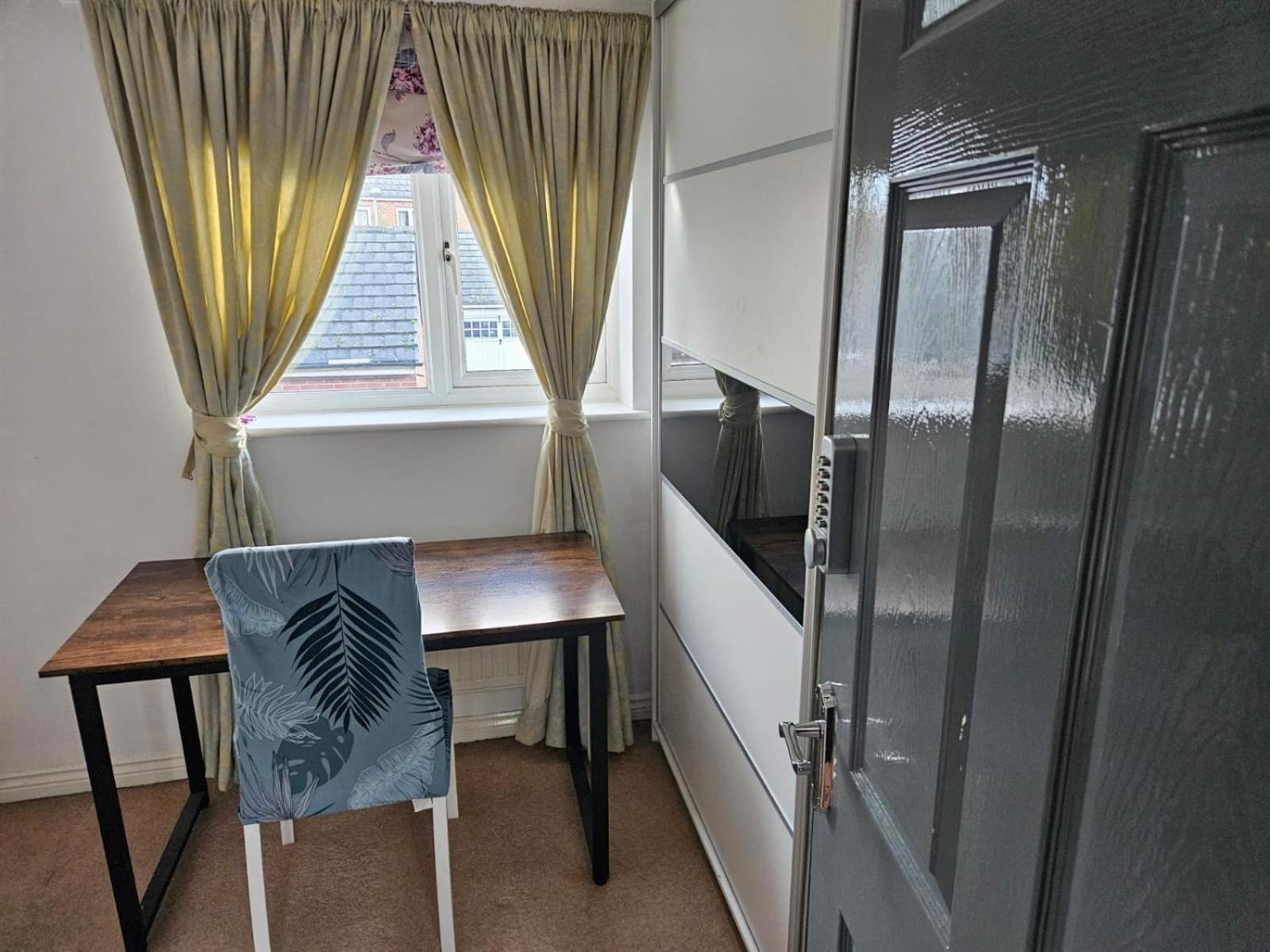 Queens Rooms, A Perfect Stay, Next To Shopping Parks And Central マンチェスター 部屋 写真